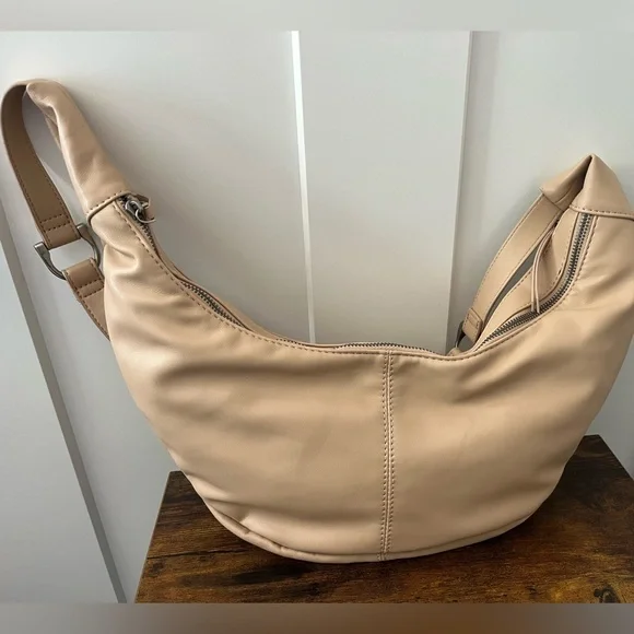 Expressions NYC Tan Leather Shoulder Bag - Picture 2 of 6